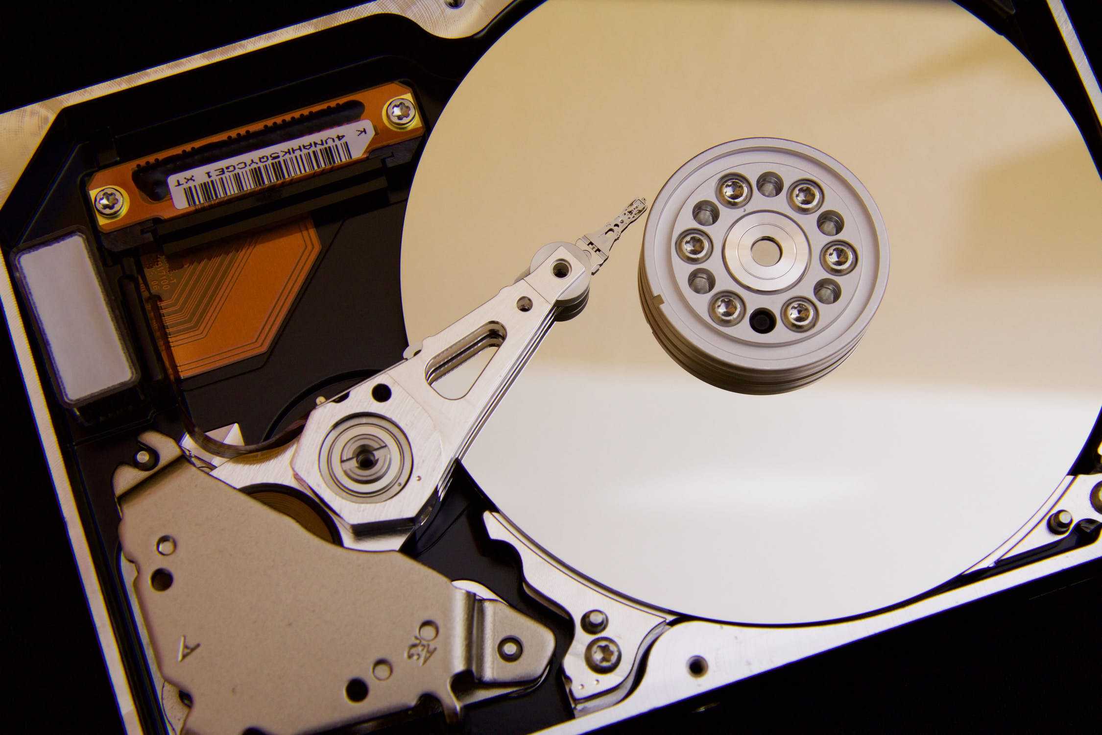 Image disc-reader-reading-arm-hard-drive